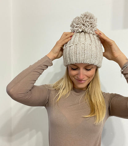 CAPPELLO POM-POM